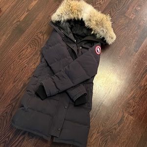 AUTHENTIC Canada Goose Shelburne Genuine Coyote Fur Trim Down Parka in Navy